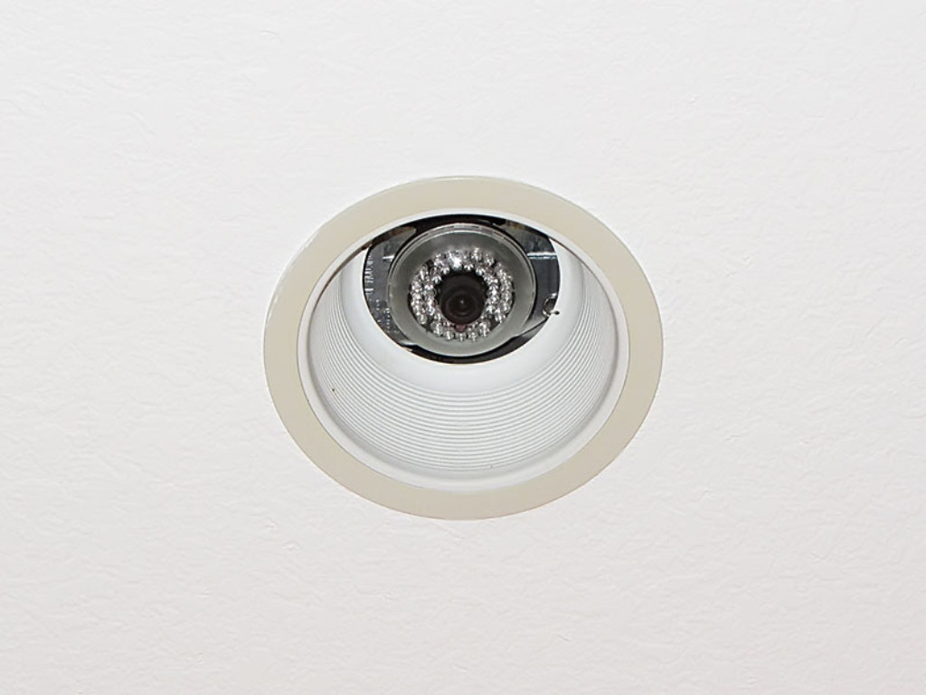 Hidden Security Camera Motion Sensor Dummy Bulb Nightvision Camcorder