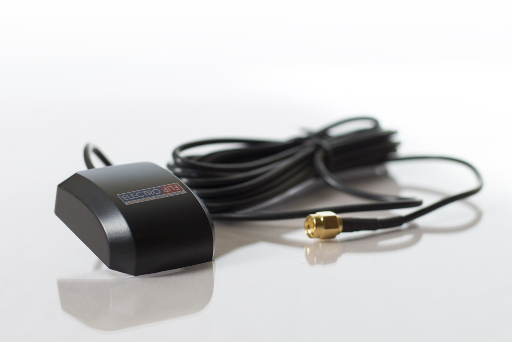 Rechargeable GPS Tracking Device w/ Peripheral GPS/GSM Antenna