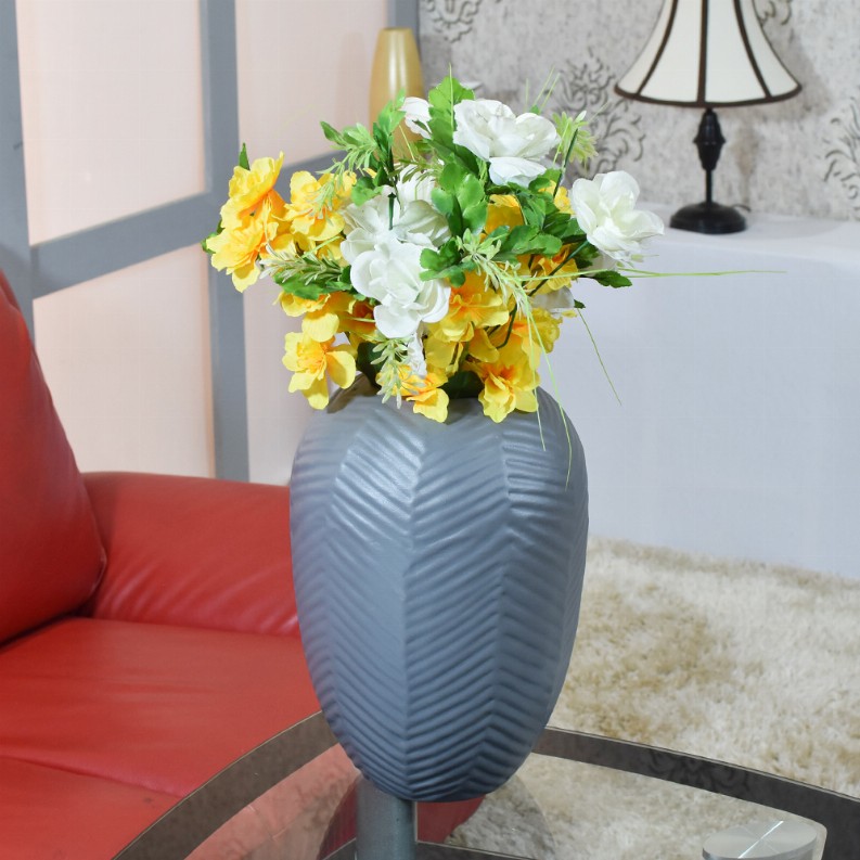 Handmade Iron Geometric Bouquet Vase For Indoor & Outdoor Use