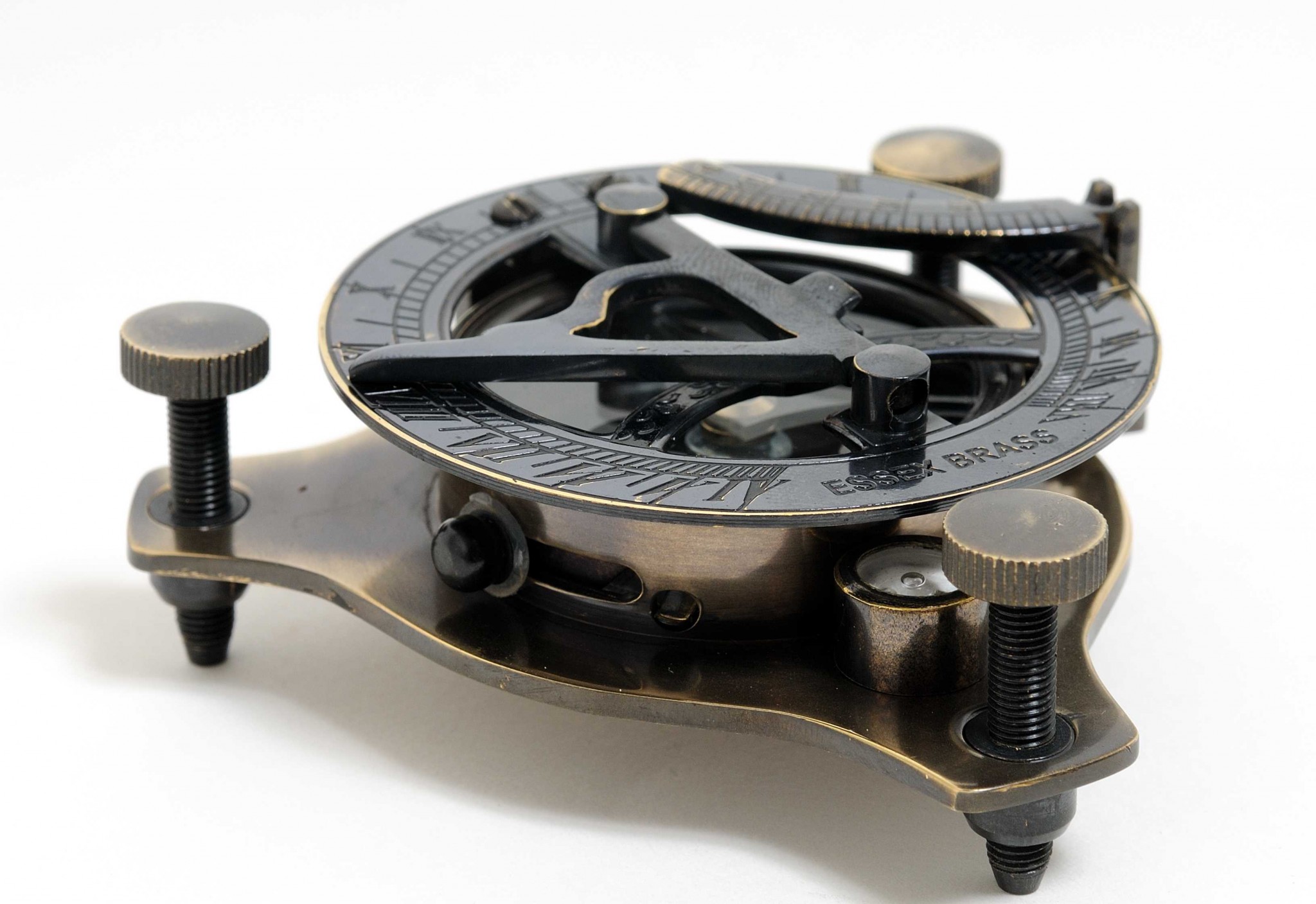 4.5" x 4.5" x 2.5" Sundial Compass in Wood Box - Medium