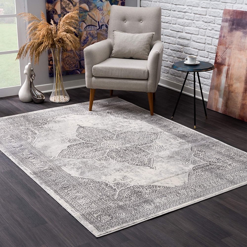 4 x 6 Gray Distressed Medallion Area Rug