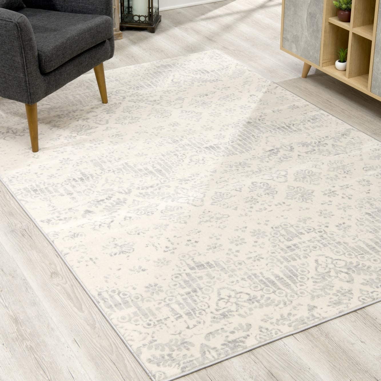 5 x 8 Ivory Distressed Ikat Pattern Area Rug