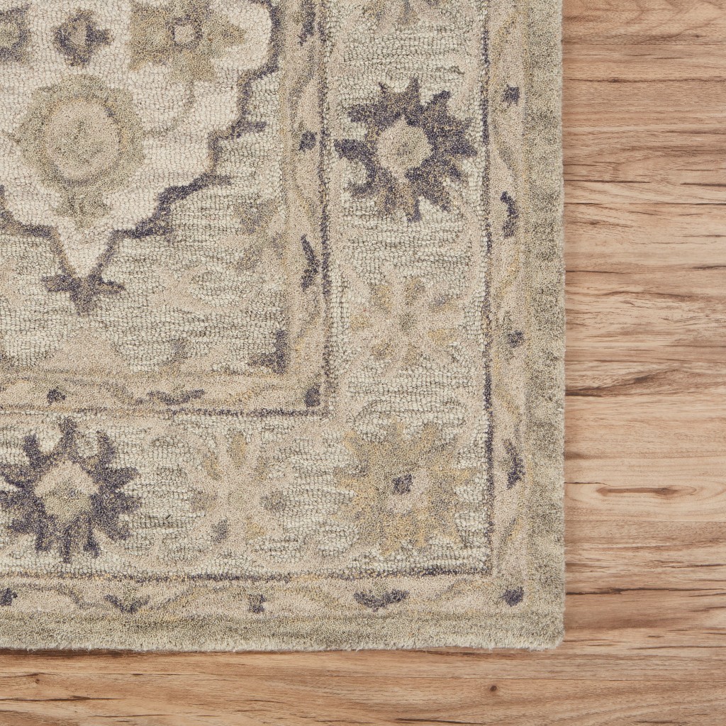 9 x 12 Pale Green and Cream Decorative Area Rug