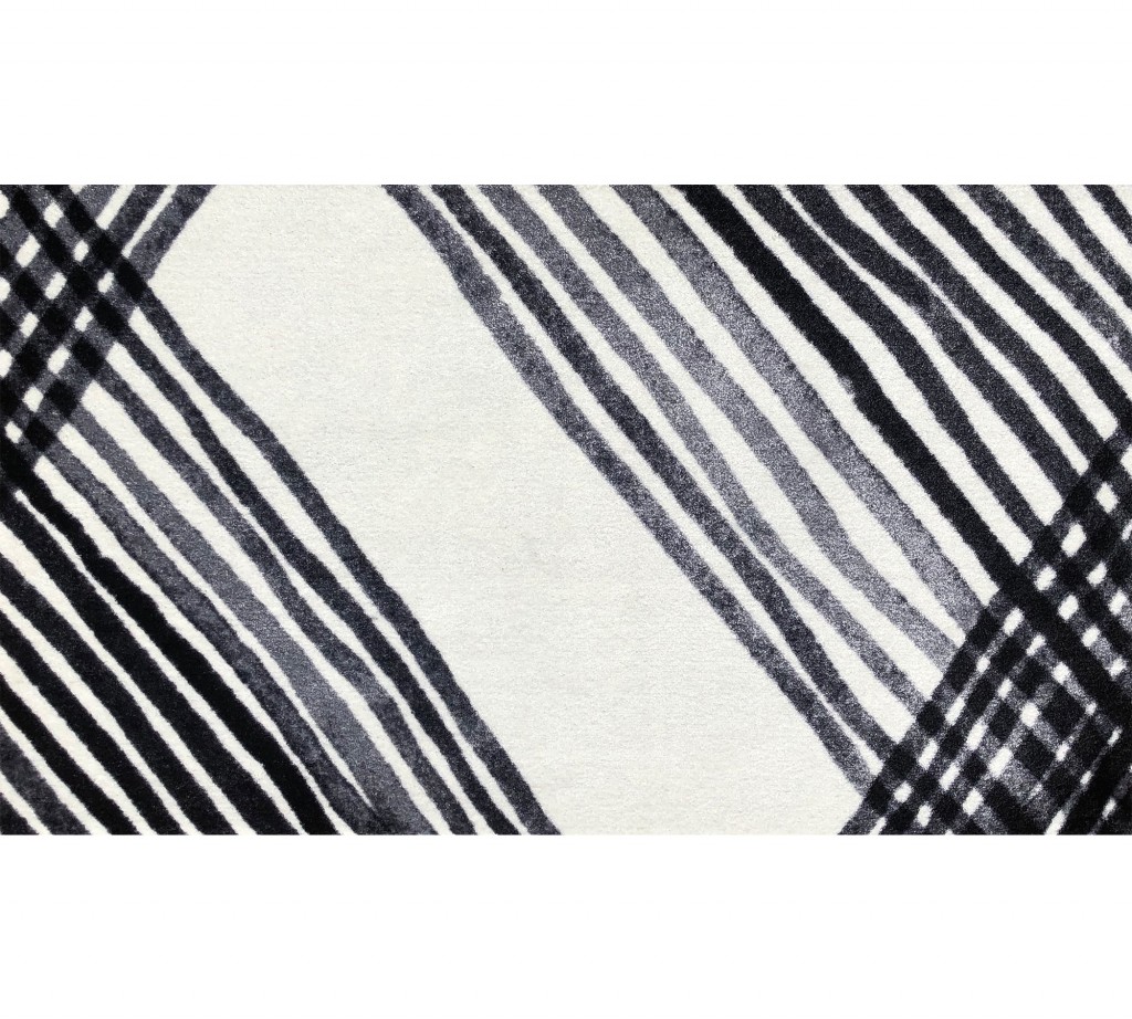 2' x 4' Black and Gray Abstract Arrow Washable Floor Mat