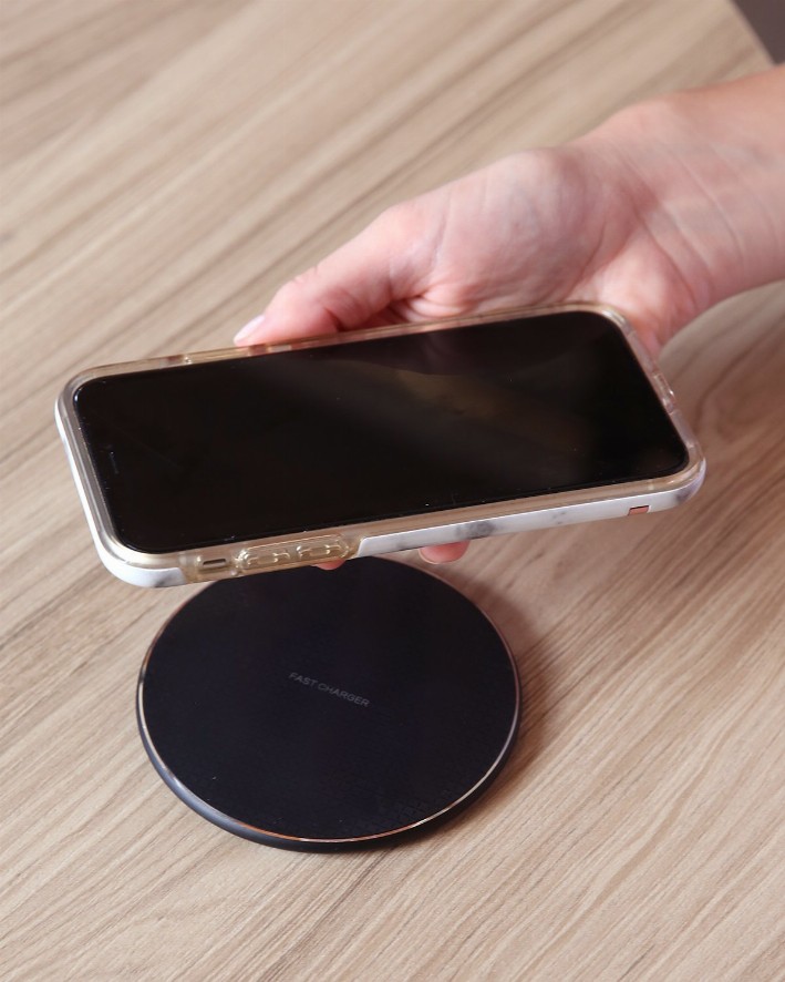 Fast Charging Wireless Phone Charger