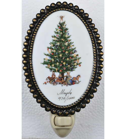 3.5"W Christmas Christmas Tree Fused Oval Night Light