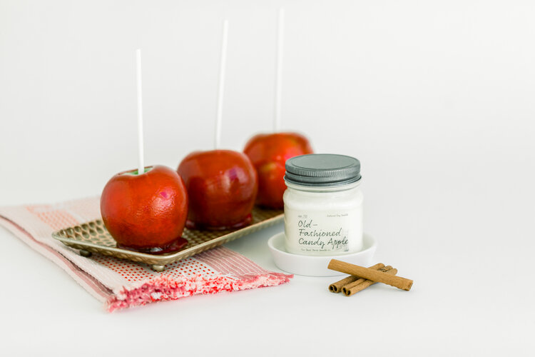 Fall/Winter Collection Candle - 8oz CandlesOld-Fashioned Candy Apple